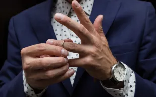 الحب وحده لا يصنع زواجًا ناجحًا.. إليك أهم أسباب نجاح وانهيار العلاقات