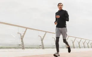 دراسة تكشف تأثير الجري على صحة الركبة