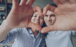 للرجال بعد الأربعين: تعرف على سلاحك الخفي لتأخير القذف وتعزيز الانتصاب