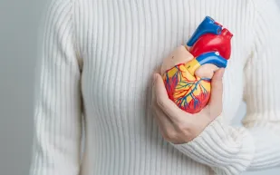 للرجال بعد الأربعين: اختبار الكالسيوم التاجي قد يكشف مبكرًا ما لا تراه!