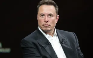 مواجهة جديدة.. إيلون ماسك ينتقد شراكة Apple مع OpenAI