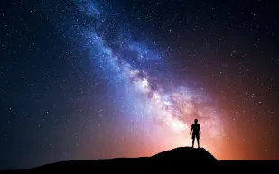 حدث فلكي مميز يزين سماء السعودية والعالم العربي