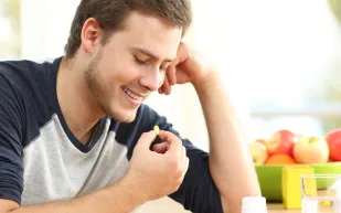 المينوكسيديل الفموي: هل يمثل الحل الحقيقي لتساقط الشعر عند الرجال؟