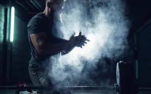 الكالستنكس أم الكروس فيت؟ اكتشف أفضل الطرق لبناء عضلات قوية بذكاء 