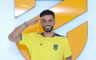 "عودة الهداف التاريخي".. عمر السومة يعود لدوري روشن عبر بوابة الحزم