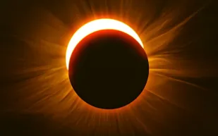 كسوف الشمس الجزئي القادم.. ما الأسرار التي يخفيها هذا الحدث النادر؟