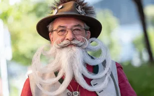 الشوارب واللحى تعود للإبداع: بطولة أوروبا في النمسا تقدم تصاميم خارقة