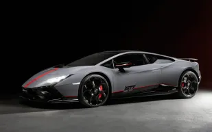  لامبورغيني هوراكان تيكنيكا.. تحفة نادرة تجمع الفخامة والأداء