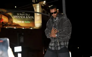 محمد رمضان يُتوج بلقب الأكثر أناقة في أفريقيا خلال أسبوع الموضة