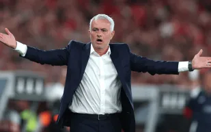 مورينيو ينتقد إنفاق تشيلسي "الجنوني" قبل عودته لستامفورد بريدج