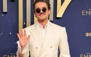 منافسة Emmy تكشف لحظة توتر بين بيدرو باسكال وآدم سكوت (فيديو)