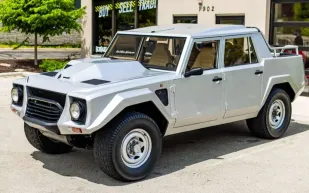 تحفة لامبورغيني العسكرية "رامبو لامبو" تثير ضجة في مزاد استثنائي