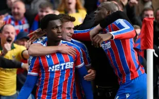 بهدف قاتل.. ليفربول يخسر أمام كريستال بالاس ويتراجع عن صدارة البريميرليغ (فيديو)