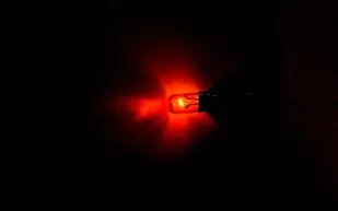 ما العلاقة بين الضوء الأحمر والوقاية من الخرف وأمراض الشيخوخة؟