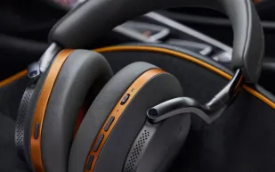 Bowers & Wilkins تكشف عن سماعات Px8 الجديدة.. فخامة صوتية بتقنية متقدمة (فيديو)