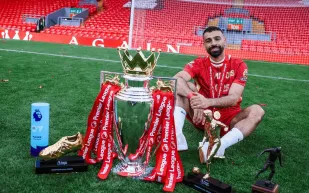 ليفربول يدعم محمد صلاح بعد خسارة جائزة الكرة الذهبية 2025 (صور)