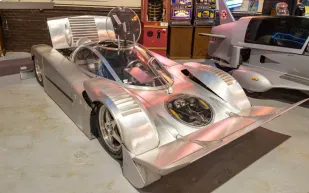 سيارة سي ليون البرمائية تعود للأضواء عبر مزاد عالمي (فيديو)