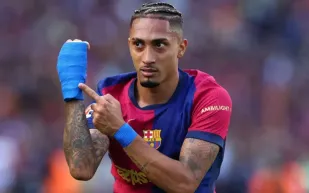 غيابات مؤثرة في برشلونة... فليك يُعيد حساباته قبل صدام باريس