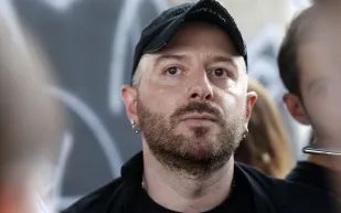 نظرة مُختلفة على مجموعة المصمم ديمنا فازاليا لعلامة غوتشي