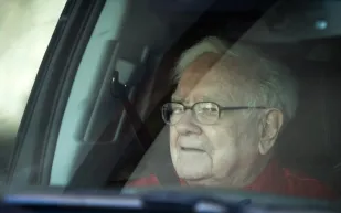 بعد ثروة 149 مليار دولار.. وارن بافيت يكشف السرّ الذهبي لتكون غنيًا