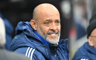 إقالة نونو سانتوس.. نهاية فصل ناجح ومفاجئ مع نوتنغهام فوريست