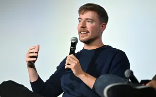  MrBeast يخطط لإطلاق شركة اتصالات جديدة في 2026