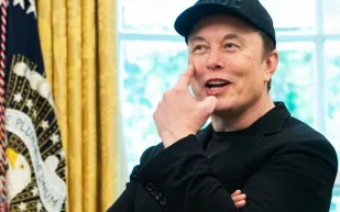 سهم تسلا يقفز بعد صفقة ماسك الضخمة.. هل يقترب من السيطرة؟