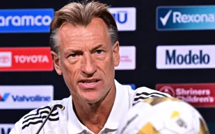 لم يتمالك دموعه: هيرفي رونار يدعم فهد المولد في عيد ميلاده الـ31 برسالة مؤثرة