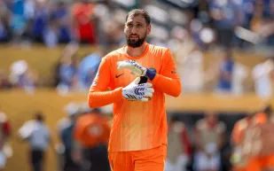 رسميًا.. دوناروما ينتقل إلى مانشستر سيتي في صفقة طويلة الأمد (فيديو)