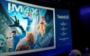 بيدرو باسكال يفاجئ الجمهور بجانبه الطريف في النسخة الرقمية لـ Fantastic Four (فيديو)