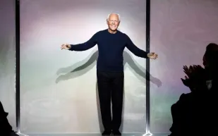 جورجيو أرماني.. نهاية مسيرة أسطورية في تصميم الأزياء