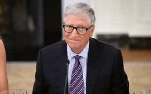 سر خروج بيل غيتس من قائمة أغنى 10 مليارديرات في العالم