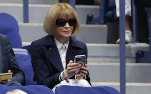 ماذا تغير بعد 20 عامًا؟ آنا وينتور تبوح برأيها في The Devil Wears Prada (فيديو)