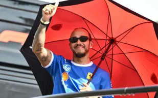 "لم أعد أملك أي سيارات".. لويس هاميلتون يبيع مجموعته النادرة ويتجه للفن