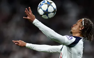 كيف تؤثر الإصابات على تشكيلة برايتون ضد توتنهام في الجولة الخامسة؟