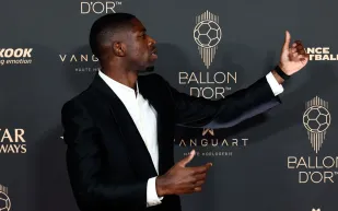 وسط ترقب عالمي.. ديمبلي يخطف الأنظار قبل تتويج الكرة الذهبية (فيديو)