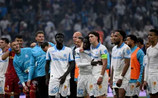 هيمنة باريسية لافتة.. سان جيرمان يحصد جائزة أفضل نادٍ للرجال 2025 (فيديو)