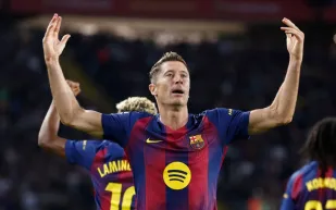 ليفاندوفسكي يحقق إنجازًا تاريخيًا بعد فوز برشلونة على ريال سوسيداد (فيديو)