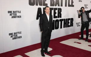  ليوناردو دي كابريو يصف تجربة فيلمه الجديد "One Battle After Another" (فيديو)