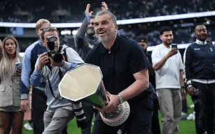 نوتنغهام فورست يختار المدرب الأسترالي خلفًا لنونو سانتو