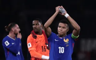 كيليان مبابي يتحدث عن ضغوط الشهرة: "أتمنى أن يبتعد أبنائي عن كرة القدم"!