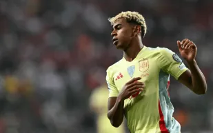 كيف فشل بايرن ميونيخ في ضم لامين يامال؟ 