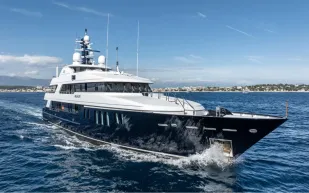 Bravado.. يخت فاخر يبحر على شاشة الواقع في البحر المتوسط (فيديو)