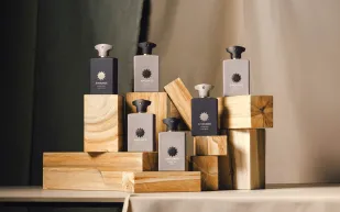 عطور تهمس بالمجد وتفوح بالأصالة