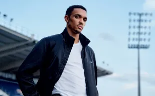 ترينت ألكسندر-أرنولد يجسد أناقة Calvin Klein في موسم خريف 2025