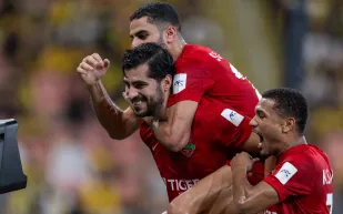 شباب الأهلي يصدم اتحاد جدة ويحقق أولى انتصاراته في دوري الأبطال (فيديو)