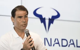 خلاف بين نادال وفيدرر حول إدارة مسيرة ألكاراز (ما القصة؟)