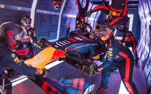 توقف كارثي يكلّف ماكلارين الصدارة في مونزا.. والأنظار تتجه إلى طواقم الصيانة