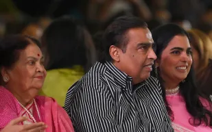 موكيش أمباني يرسم خريطة العالم بمحفظته العقارية الفاخرة