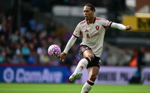 كيف استقبل ليفربول هزيمته الأولى؟ فان دايك يكشف ما حدث 